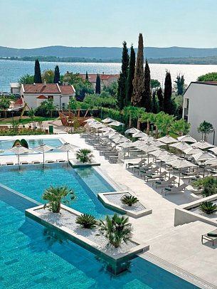 Molum Hotel & Residences