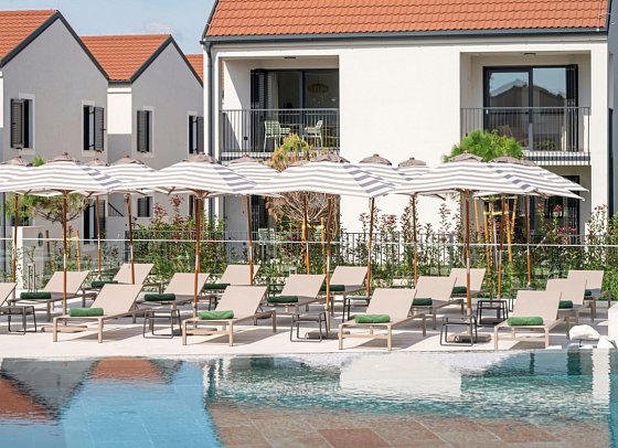 Molum Hotel & Residences
