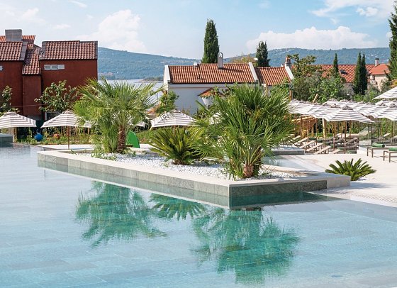 Molum Hotel & Residences