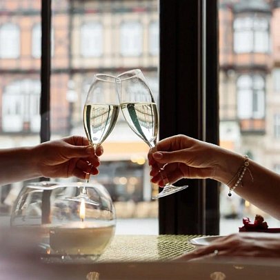 A-ROSA Gothisches Haus Wernigerode - Paar im Restaurant