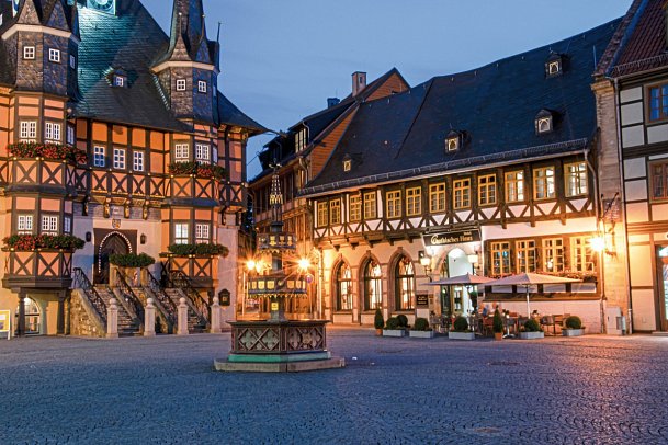 A-ROSA Gothisches Haus Wernigerode - Rathaus und Außenansicht Hotel