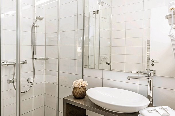 Victor's Residenz-Hotel Teistungenburg - Beispiel Bad Zimmer Classic Villa Activa (Zimmercodierungen DB1, EB1 & EC3)