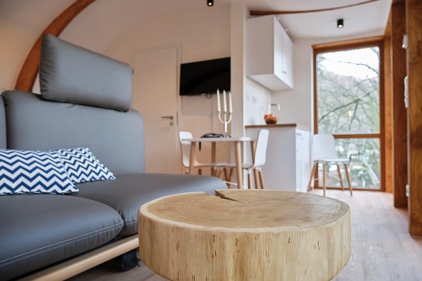 Sonnenresort ETTERSHAUS - Wohnbeispiel Baumhaus Elvis Junior (Zimmercodierung BB1)