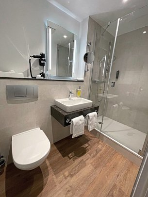 Hotel Niedersächsischer Hof - Beispiel Bad (Zimmercodierungen DB1, EB1 & DF1)