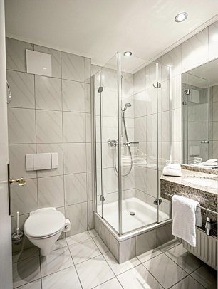 Mühl Vital Resort - Beispiel Bad (Zimmercodierungen DB2 & EB1)