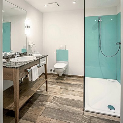 Mühl Vital Resort - Beispiel Bad (Zimmercodierungen DB2 & SB1)