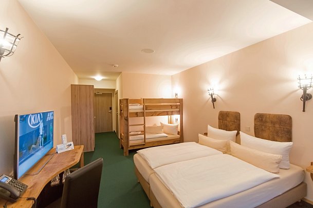 Hasseröder Burghotel - Wohnbeispiel Familienzimmer (Zimmercodierung FB1)