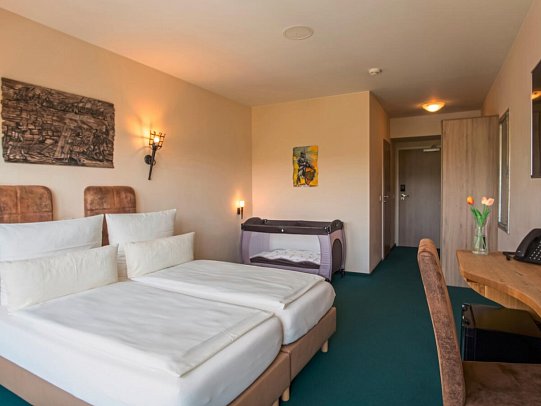 Hasseröder Burghotel - Wohnbeispiel Doppelzimmer Zustellbett (Zimmercodierungen DB2 & DC2)