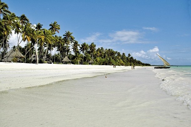 ADAC Special Tansania - Sansibar: Insel der Gewürze & Träume - Traumstrand auf Sansibar