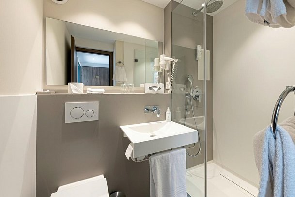 Hotel Terrace - Wohnbeispiel Bad Doppelzimmer Residence (Zimmercodierung DF1)
