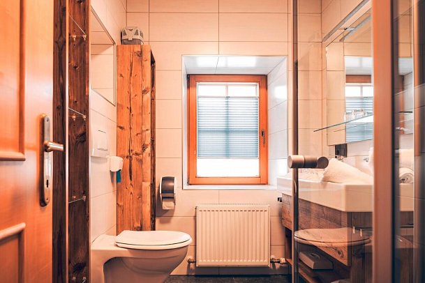 Samerhof - Beispiel Bad Familienzimmer Nebenhaus (FZ/FU3) (Zimmercodierung FB2)