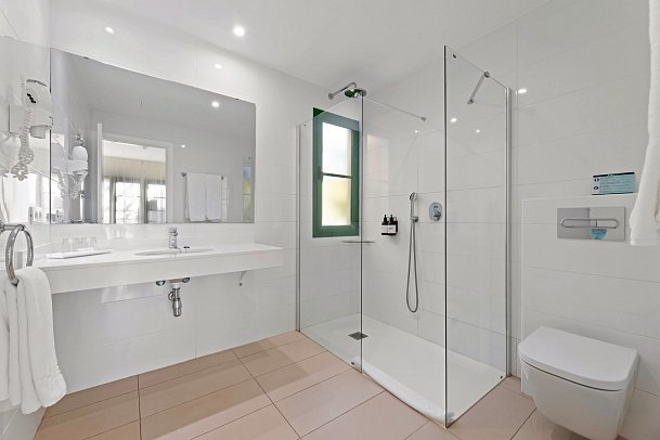 THB Royal - Wohnbeispiel Juniorsuite (Bad) (Zimmercodierungen JB1 & J1P)