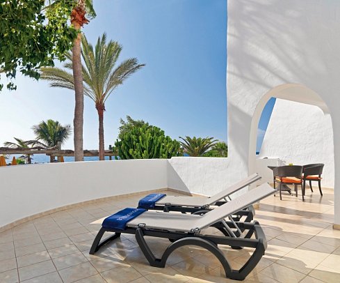 H10 Timanfaya Palace - Wohnbeispiel Junior-Suite seitl. Meerblick (Zimmercodierung JBN)