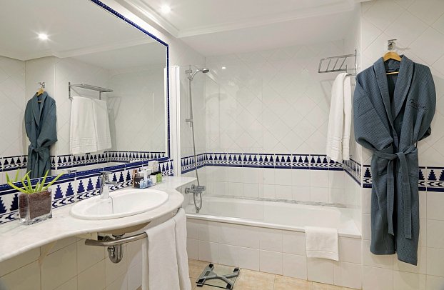 H10 Timanfaya Palace - Badbeispiel Privilege Meerblick (Zimmercodierung DRM)