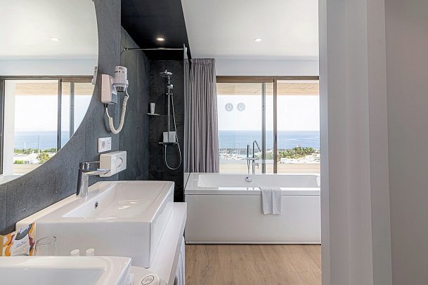 Hotel Costa Calero Thalasso & Spa - Wohnbeispiel SuiteMeerblick (Bad) (Zimmercodierung WBM)