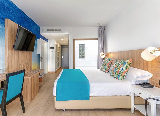 Costa Calero Thalasso & Spa - Wohnbeispiel Familienzimmer mit Verbindungstür (Zimmercodierung FV1)