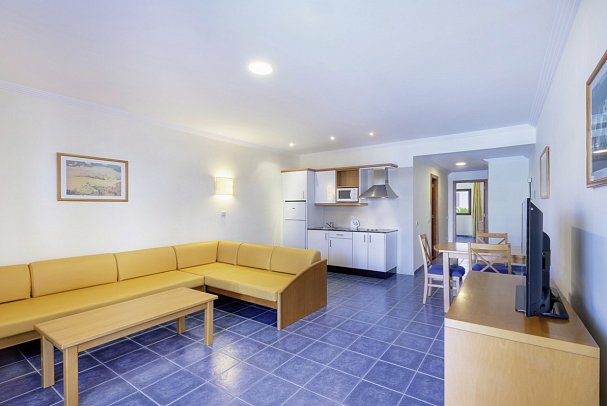 Mirador Papagayo by LIVVO - Wohnbeispiel Familienzimmer (Zimmercodierung FB1)