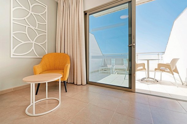 Lanzarote Village - Wohnbeispiel Juniorsuite Meerblick (Zimmercodierung J1M)