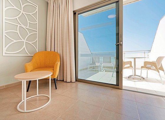 Lanzarote Village - Wohnbeispiel Juniorsuite Meerblick (Zimmercodierung J1M)