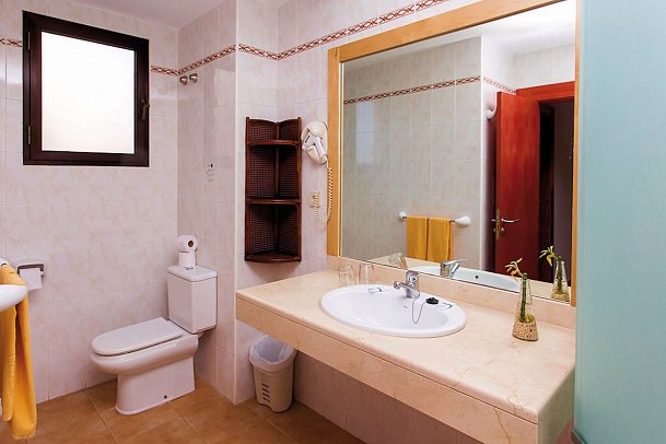 SBH Royal Monica - Wohnbeispiel Bad (Zimmercodierungen DP1, DB1, DC1, DPM, DBM, FB1 & FBM)