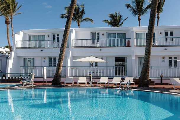 Plus Fariones Apartamentos