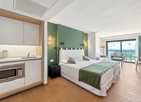 THB Lanzarote Beach - Wohnbeispiel Familienzimmer Meerblick (Zimmercodierungen FBM & F1M)