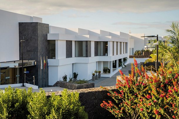 Royal Marina Suites Boutique Hotel