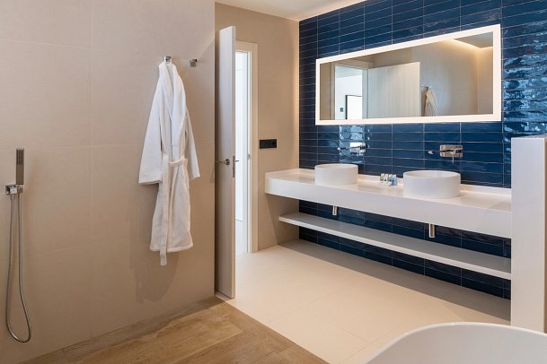 Royal Marina Suites Boutique Hotel