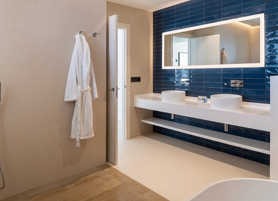 Royal Marina Suites Boutique Hotel