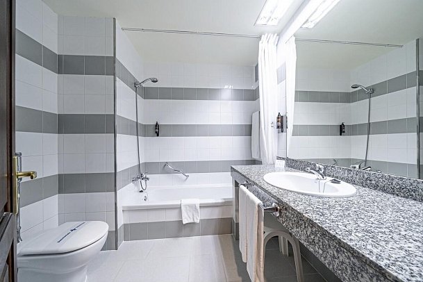 Relaxia Olivina Lanzarote - Badbeispiel Doppelzimmer (Zimmercodierungen DB1 & DC1)