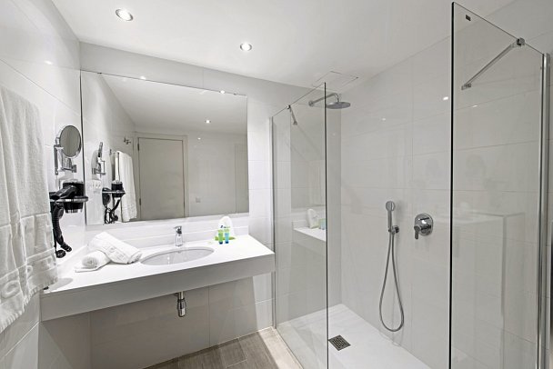 THB Flora - Badbeispiel (Zimmercodierungen SS1, AS1, OS1, JB1, JBP & JBM)