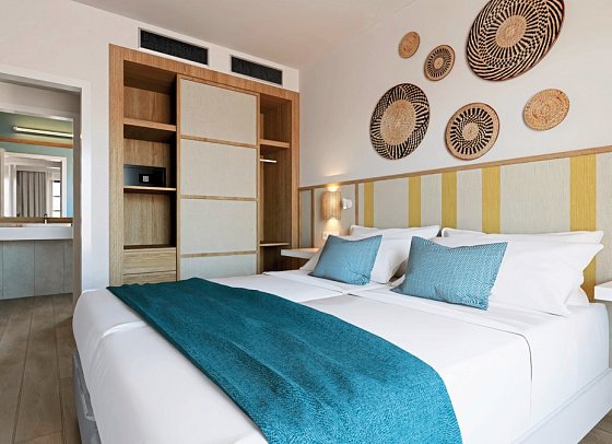 THB Tropical Island - Wohnbeispiel Apt.1 Schlafzimmer Premium renoviert (Zimmercodierungen AM2 & A2P)