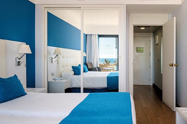 Alexandre Grand Teguise Playa - Wohnbeispiel Doppelzimmer Meerblick 1.-3. Etage (Zimmercodierung DBM)