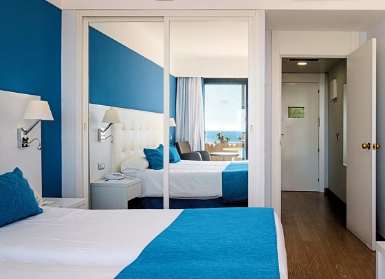 Alexandre Grand Teguise Playa - Wohnbeispiel Doppelzimmer Meerblick 1.-3. Etage (Zimmercodierung DBM)