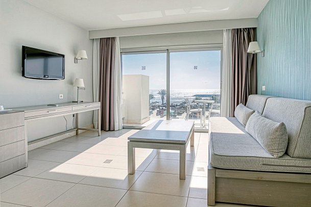 HD Beach Resort & Spa - Wohneispiel Juniorsuite Meerblick