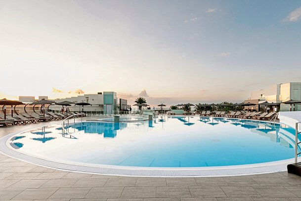 HD Beach Resort & Spa