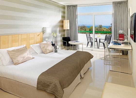 H10 Lanzarote Princess - Wohnbeispiel Doppelzimmer Privilege Poolblick (Zimmercodierung DRP)