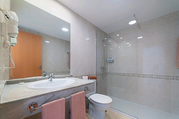 Hotel Siroco by SeaSense Adults only - Wohnbeispiel Appartement (Bad) (Zimmercodierungen AB1 & OB1)