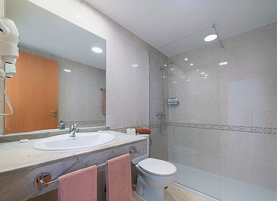 Hotel Siroco by SeaSense Adults only - Wohnbeispiel Appartement (Bad) (Zimmercodierungen AB1 & OB1)