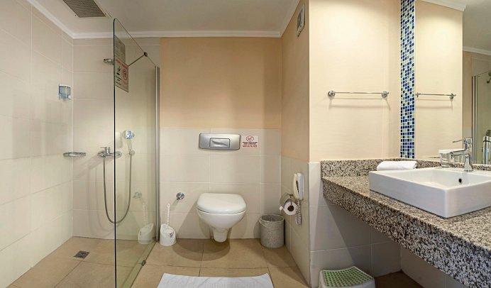 Ephesia Holiday Beach Club - Beispiel Bad Familienzimmer (Zimmercodierungen FB1, FBM & FBP)