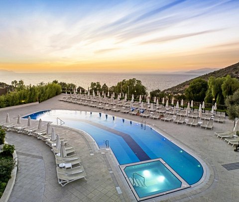 Ramada Hotel & Suites by Wyndham Kusadasi