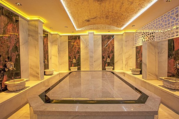 Ramada Hotel & Suites by Wyndham Kusadasi