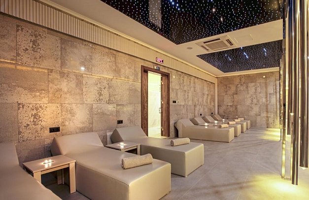 Ramada Hotel & Suites by Wyndham Kusadasi
