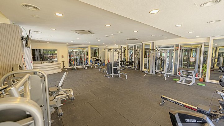 Ramada Hotel & Suites by Wyndham Kusadasi