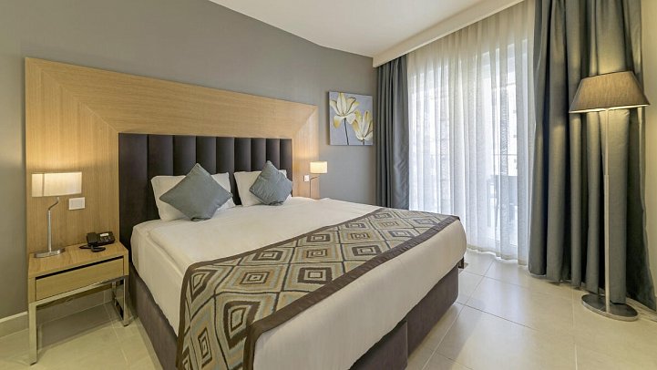 Ramada Hotel & Suites by Wyndham Kusadasi - Wohnbeispiel Juniorsuite Landblick (Zimmercodierung JBL)
