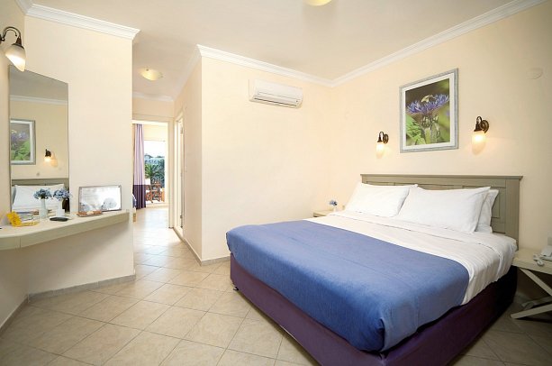 Club Resort Atlantis - Wohnbeispiel Familienzimmer Poolblick (Zimmercodierungen FBP, FB4, FB8, FBN, FB3 & FB7)