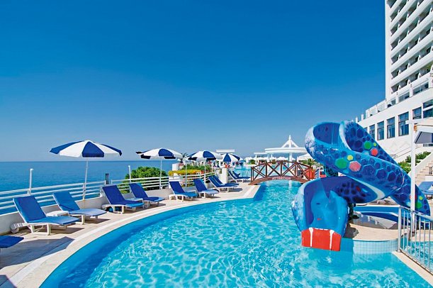 Korumar Deluxe Hotel