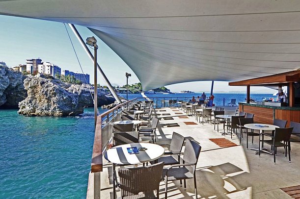 Korumar Deluxe Hotel