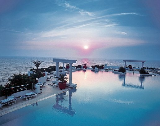 Korumar Deluxe Hotel