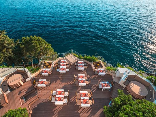 Korumar Deluxe Hotel